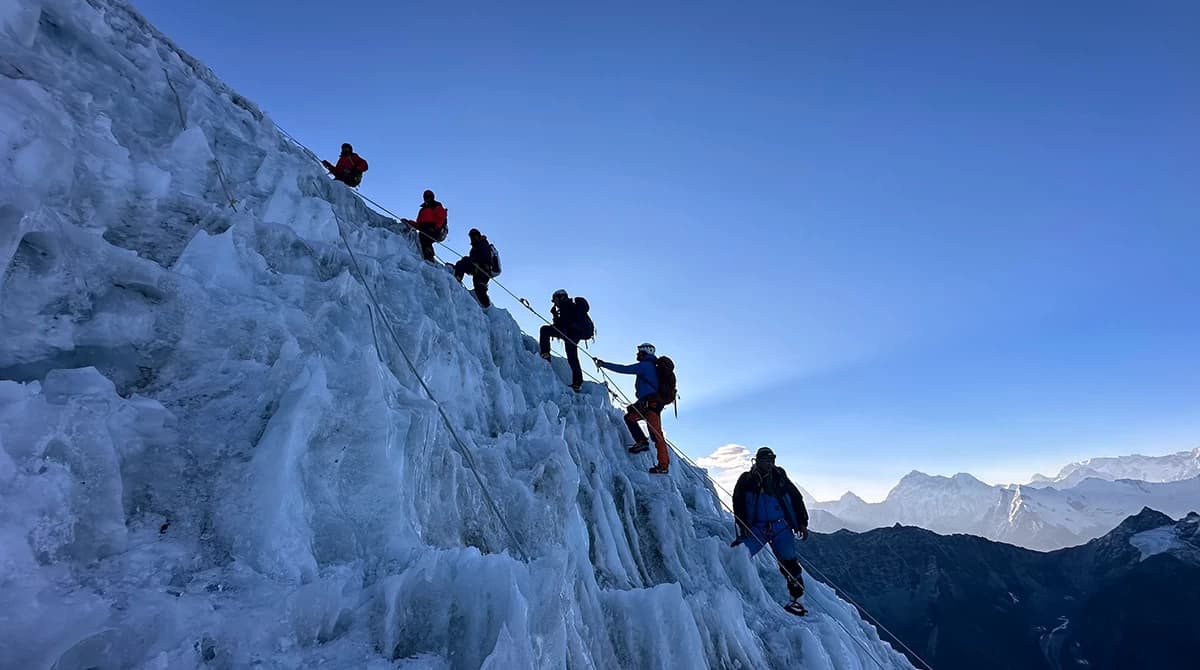 Lobuche Peak Climb with Everest Base Camp Trek - 18 Days