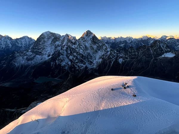 Lobuche 2